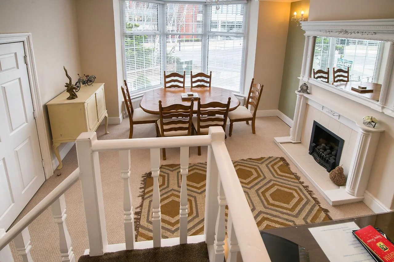 מלון Harrogate Holidays Conference Townhouse
