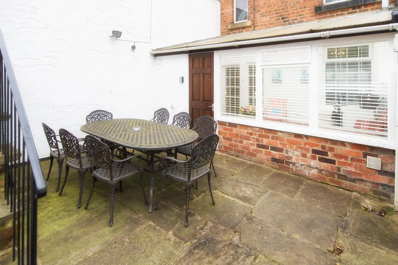 בית נופש מלון Harrogate Holidays Conference Townhouse